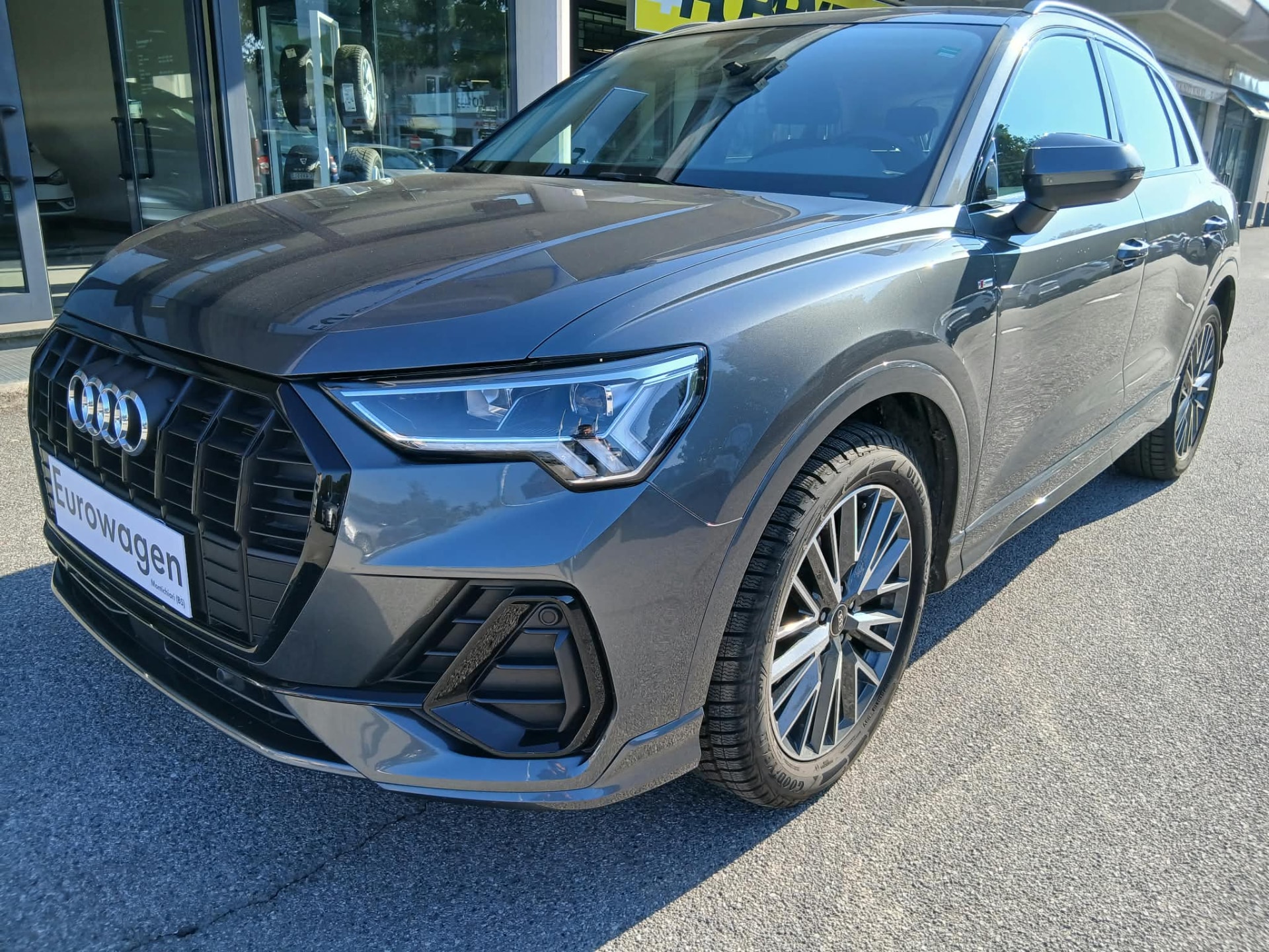 Foto AUDI Q3 2 serie
